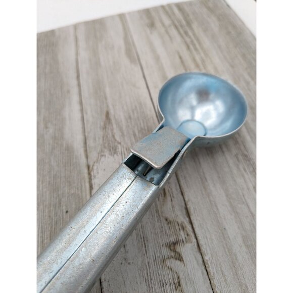 Vintage Blue Ice Cream Scoop Aluminum 7" - Picture 7 of 8